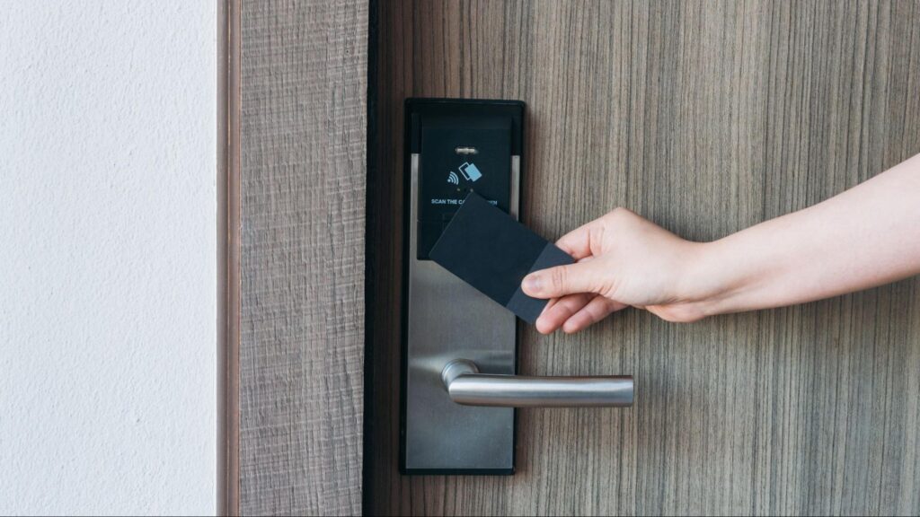 Sistem Kunci Hotel RFID