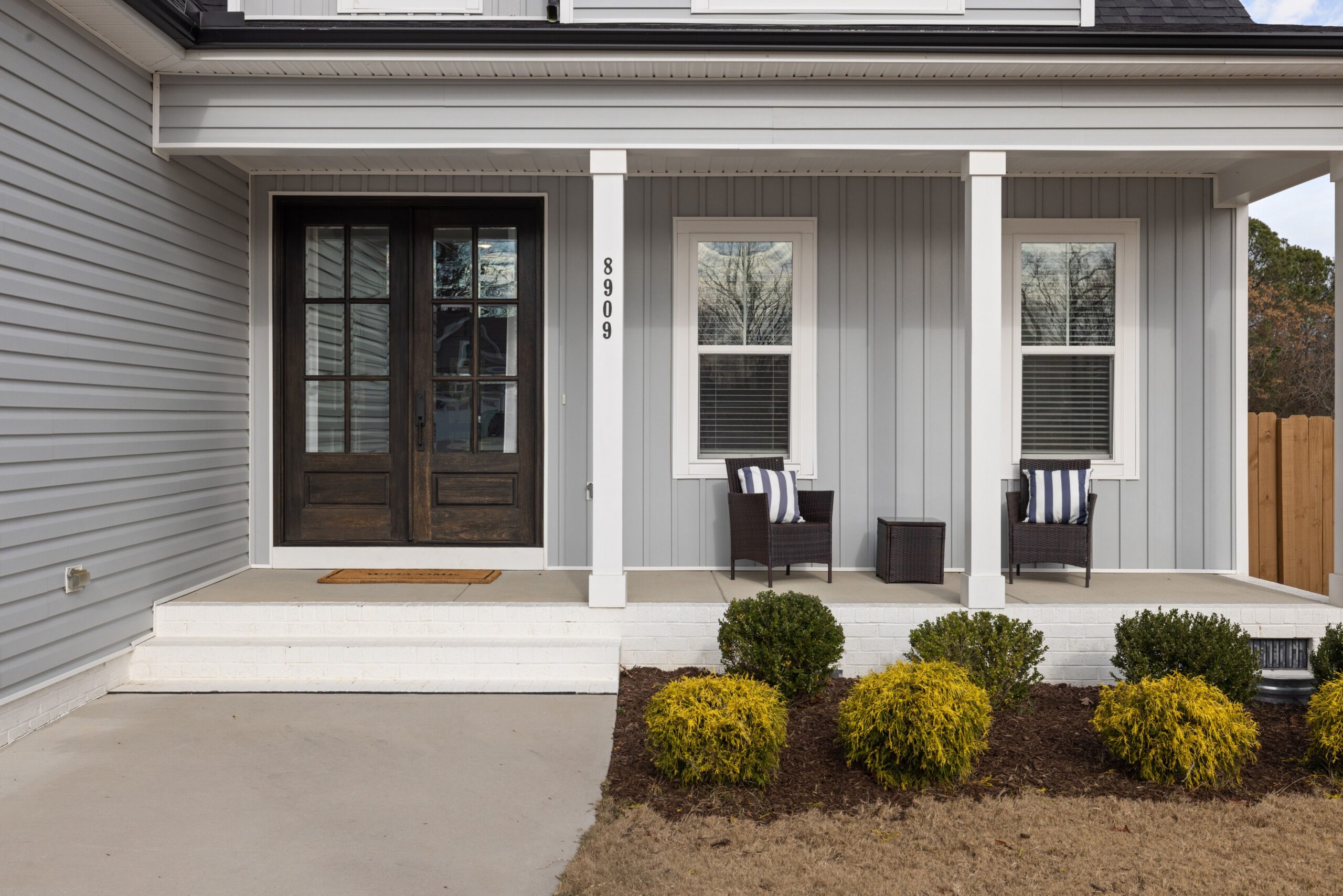 Tren Warna Pintu Rumah Curtis Adams