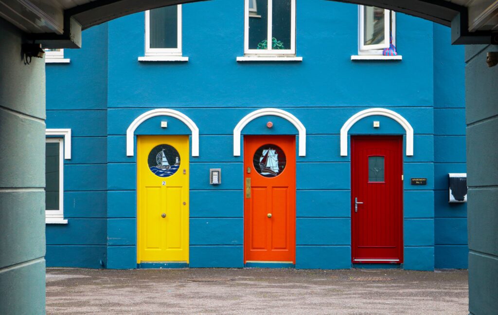 Tren Warna Pintu Rumah Dahlia