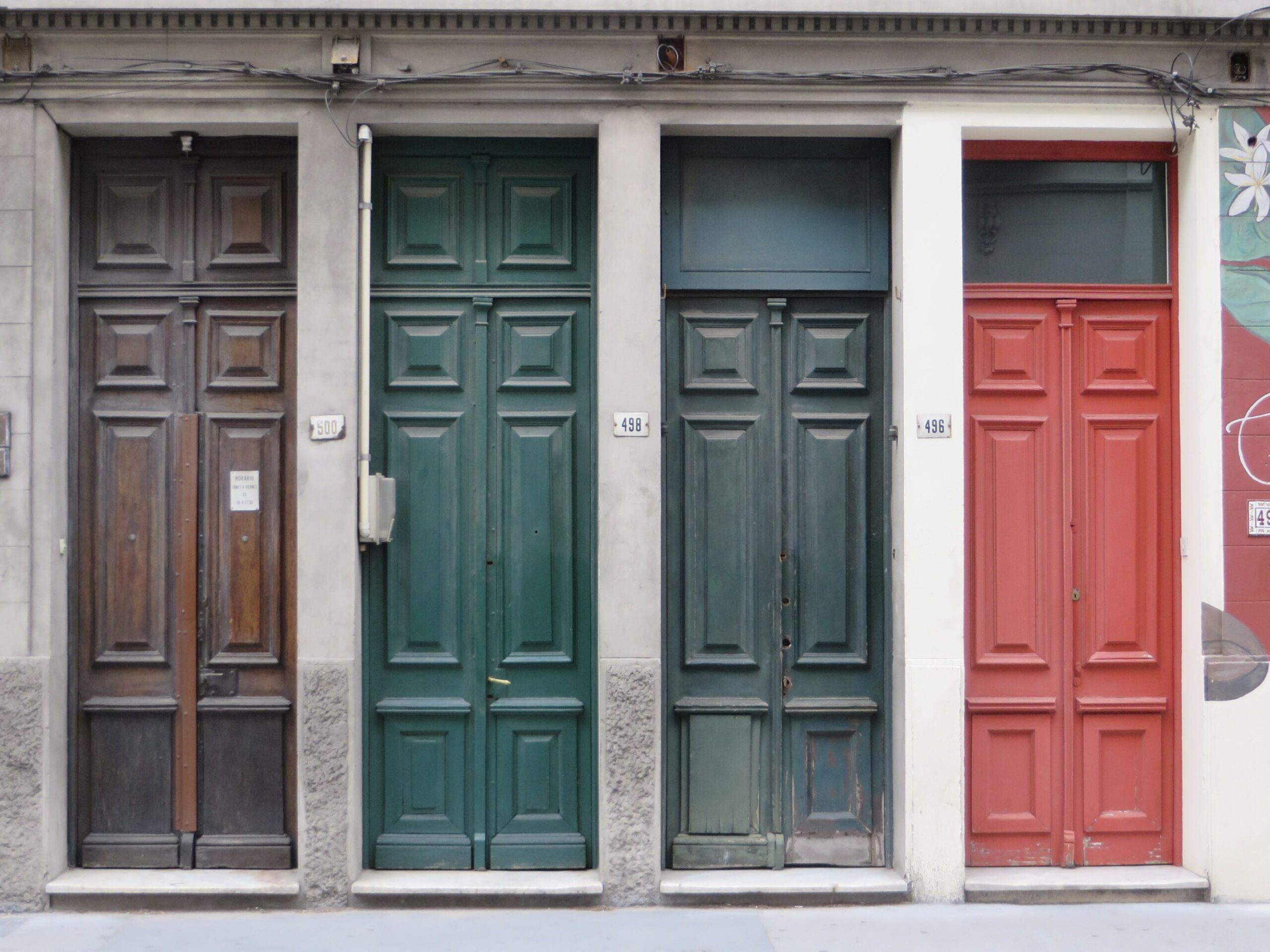 Tren Warna Pintu Rumah Maria Lucia